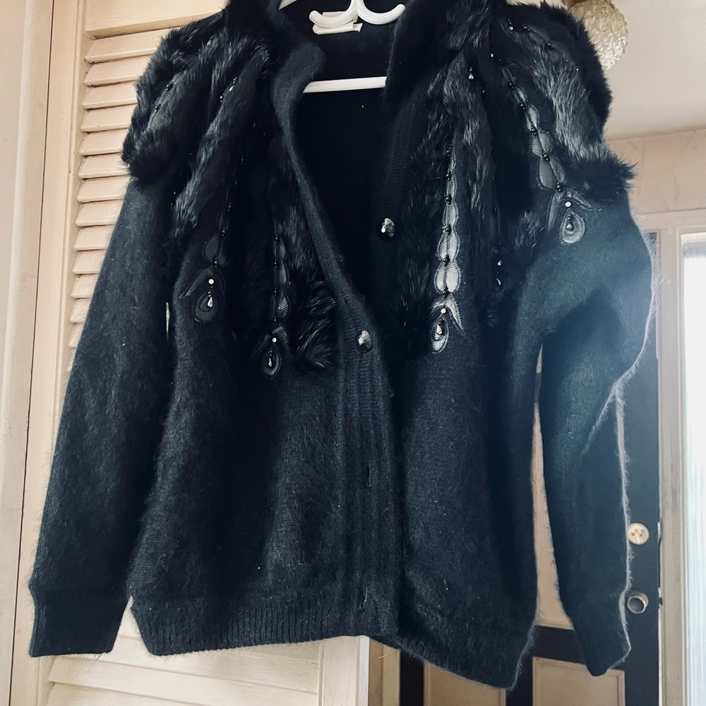 Pretty Elegant Black Cardigan with Faux Fur and Beads